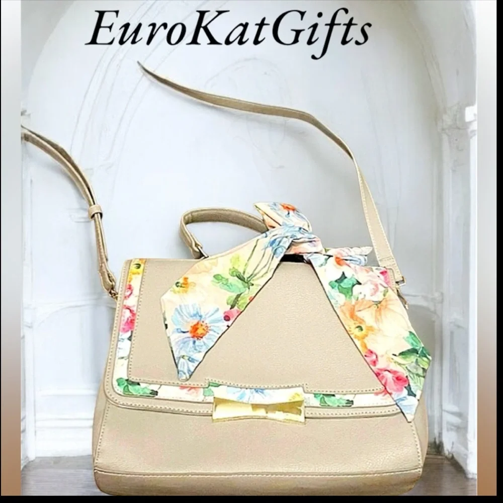 Betsey Johnson XO Celyn Top Handle Crossbody Bag Floral Scarf Tan Grey pre loved